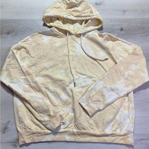 ASOS DESIGN (Set) Tie Dye Sweatshirt & Jogger Set, Butter/White, Size 6

K